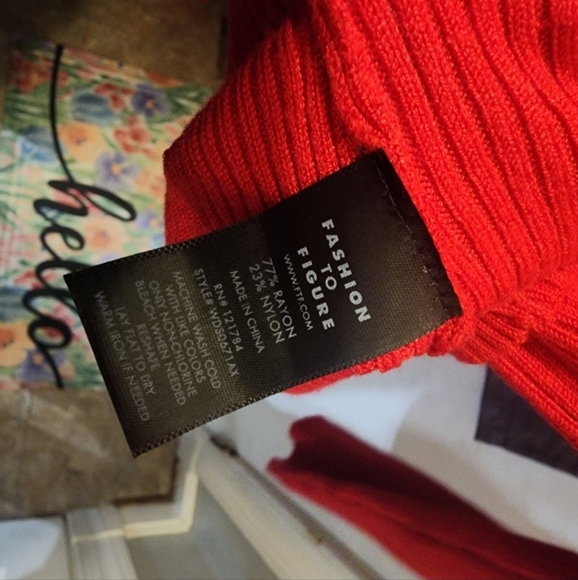 🍂🍁Nwot Ftf cut out sweater size 1x - Picture 4 of 5